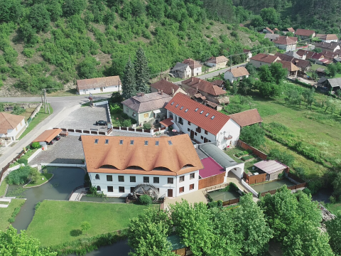 Eladó Vendéglátás 3761 Szinpetri 