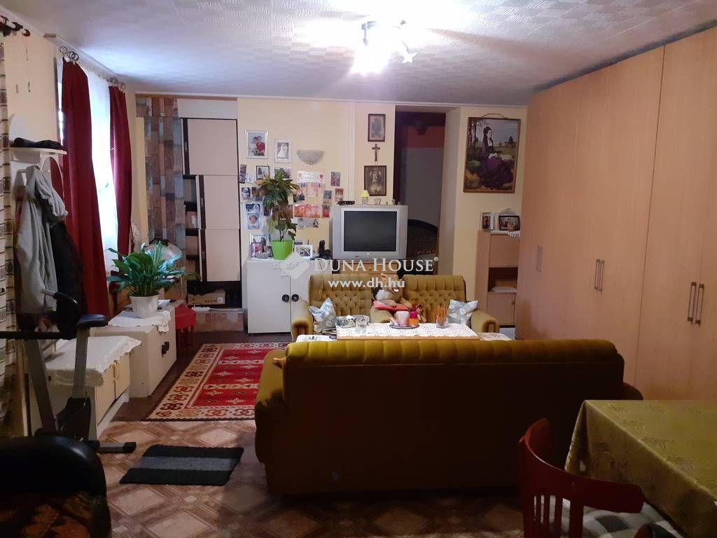 7090 Tamási , 3 lakrészből álló családiház értékbeszámítással — 1/26