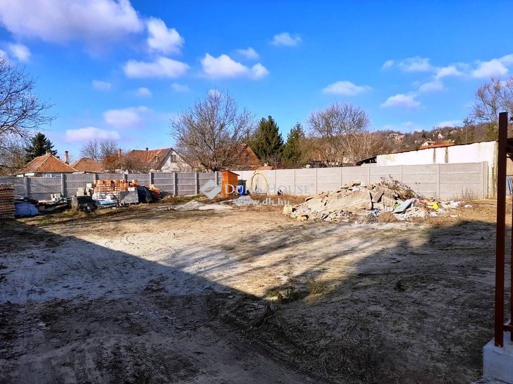 2100 Gödöllő , Gödöllő, családi házas környék, jó közlekedéssel — 1/7
