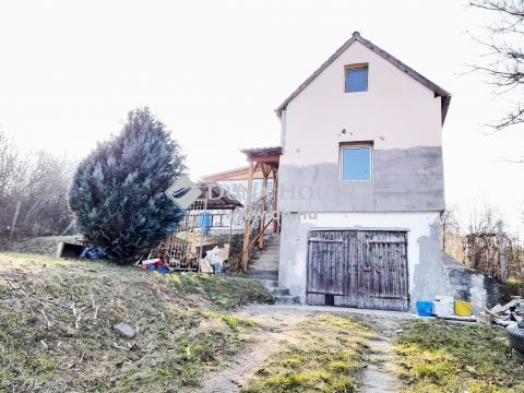 Eladó Ház, Komárom-Esztergom megye, Baj - Bajon csendes környezetben, állandó lakhatásra alkalmas