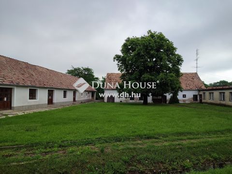 Eladó Ház, Veszprém megye, Mencshely - Faluközpont