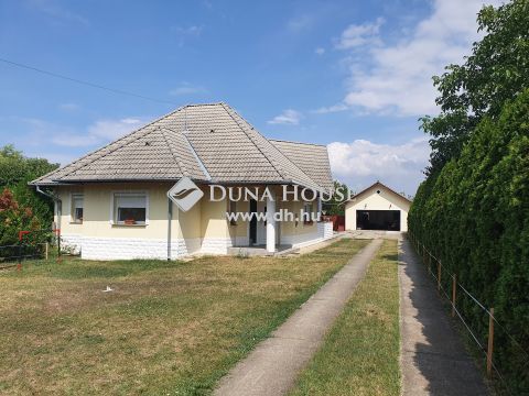 Eladó Ház, Baranya megye, Szemely - Pécstől 15 km-re, Kozármislenytől 6 km-re, csendes zsák utcában