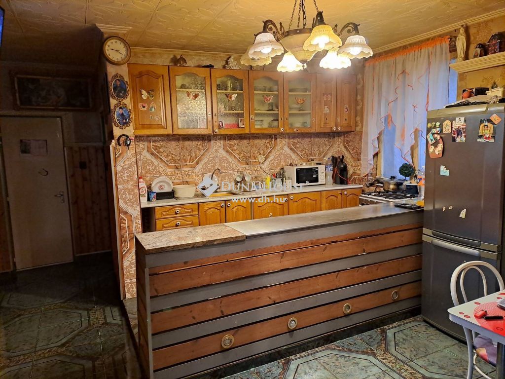 2451 Ercsi , Rendőrség környéke — 1/8