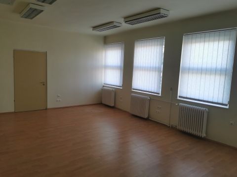 Kiadó Iroda 1103 Budapest 10. kerület , Tökéletes lokációnál KIADÓ IRODÁK szuper IRODAHÁZBAN,PARKOLÓKKAL