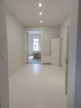 Eladó Lakás 1064 Budapest 6. kerület Andrássy úthoz közel, pár háznyira az Izabella utcában