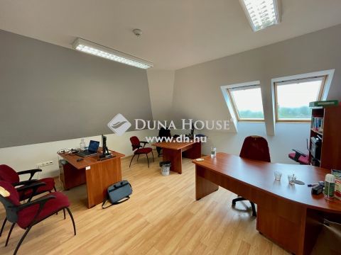 Kiadó Iroda, Bács-Kiskun megye, Kecskemét - Modern, felújított irodaházban kiadó irodák