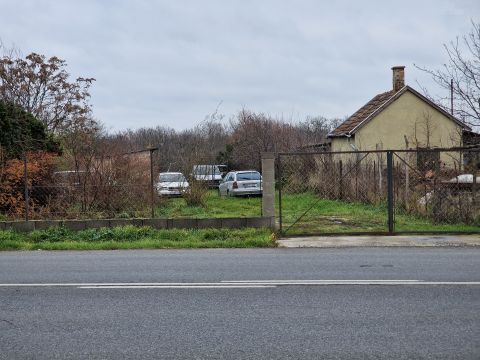 Eladó Telek 8130 Enying Bella fagyizó közelében