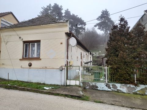 Eladó Ház, Komárom-Esztergom megye, Tatabánya - Felsőgallán csendes, nyugodt utcában családi ház eladó
