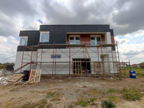 Eladó Ház 1182 Budapest 18. kerület Nappali + 4 szobás új építésű ikerház Ganzkertvárosban B lakás