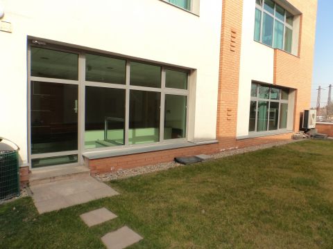 Kiadó Iroda 1142 Budapest 14. kerület , Zuglóban jó közlekedéssel színvonalas iroda kiadó