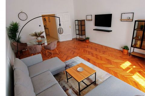 Eladó Lakás 1051 Budapest 5. kerület Szent István Bazilika szomszédságában!