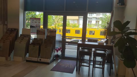 Kiadó Üzlethelyiség 1142 Budapest 14. kerület , Ravak irodaházban