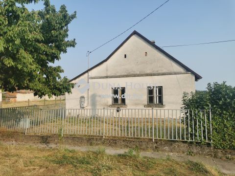Eladó Ház, Komárom-Esztergom megye, Csém