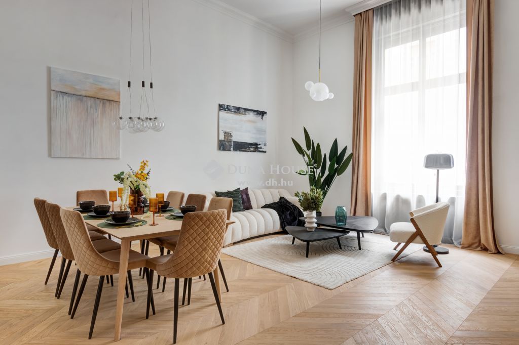 1051 Budapest 5. kerület , Impozáns, kifinomult luxuslakás olasz design bútorokkal a Belváros szívében — 1/32