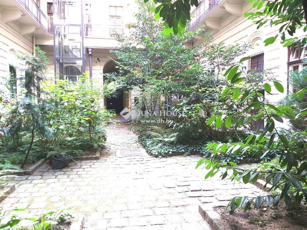 1051 Budapest 5. kerület — 1/14