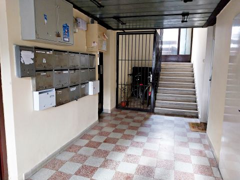 Eladó Lakás 2800 Tatabánya Dupla erkélyes, jó állapotú lakás Dózsakertben