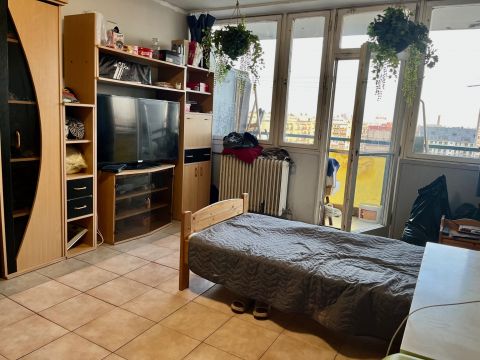 Eladó Lakás 1083 Budapest 8. kerület 2 szobás erkélyes lakás közel a Klinikák Metro megállóhoz