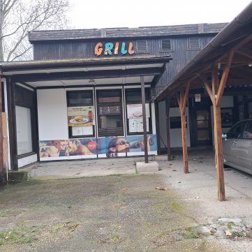 Eladó Vendéglátás 2481 Velence , Drótszamár Park és Kemping területén ELADÓ vagy KIADÓ egyéb szolgáltató egység.