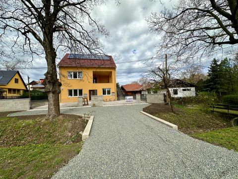 Eladó Ház 2022 Tahitótfalu Dunaparti elhelyezkedés, park mellett