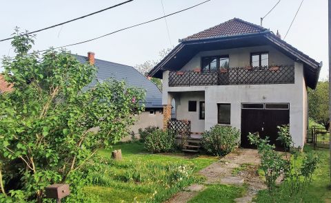 Eladó Ház 8943 Bocfölde , Bocfölde csendes mellékutcájában praktikus kialakítású családiház eladó szép kerttel