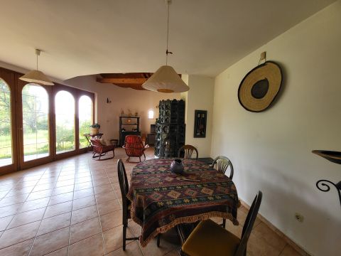 Eladó Ház 8172 Balatonakarattya , nyaraló egyedi környezet