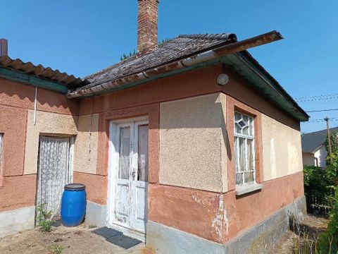 Eladó Ház 4244 Újfehértó , 4244 Újfehértó, Főút