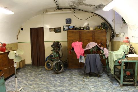 Eladó Üzlethelyiség 1081 Budapest 8. kerület 