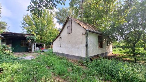 Eladó Ház 2500 Esztergom , Szentkirály Dülő