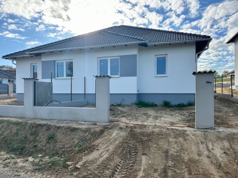 Eladó Ház 2162 Őrbottyán , Őrbottyán
