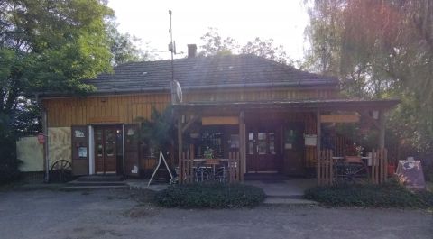 Eladó Vendéglátás 6050 Lajosmizse , Bene Tanya