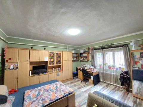 Eladó Ház 8100 Várpalota Várpalota belvárosában 97,5 m2- es 2 családi ház garázzsal 