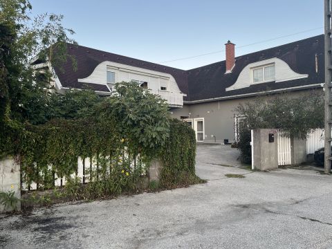 Eladó Irodaépület 2051 Biatorbágy , Biai tavak mellett