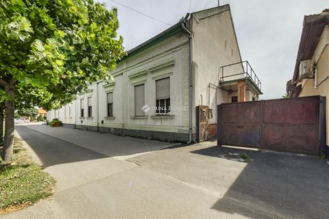 Eladó Ház 5530 Vésztő Belvárosi befektetés, vadászháznak, panziónak, üzletsornak