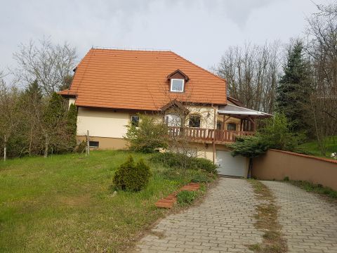 Eladó Ház 2151 Fót , sárgarigó