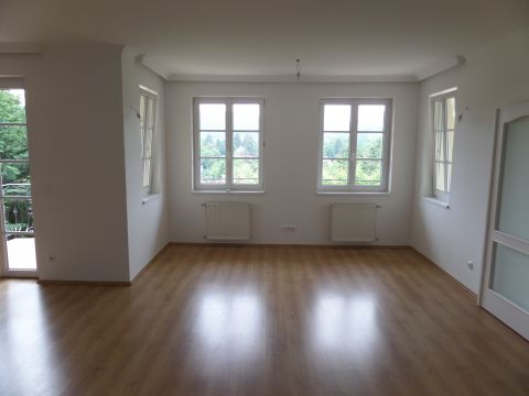 Eladó Ház 1028 Budapest 2. kerület Örökpanorámás, medencés családi ház