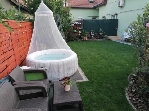 Eladó Ház 2220 Vecsés , Fő út-Álmos utca