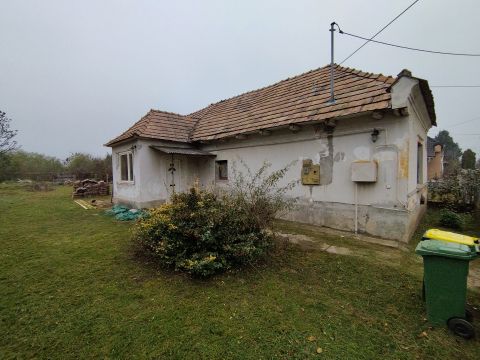 Eladó Ház 2899 Naszály 