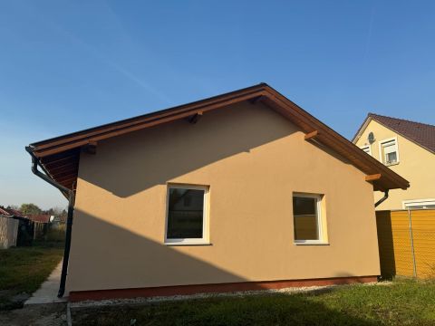 Eladó Ház 2300 Ráckeve , Utca elején