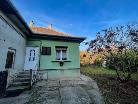 Eladó Ház 2233 Ecser , Ecser szélén, csendes kis utcában