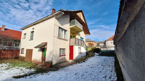 Eladó Ház 8191 Öskü , központ közelében