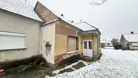 Eladó Ház 8357 Sümegcsehi Falu központjában