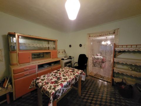 Eladó Ház 8146 Jenő azonnal költözhető