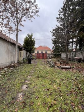 Eladó Ház 8300 Tapolca , ***Eladó ház Tapolcán – Kezdj tiszta lappal álmaid otthonához!***