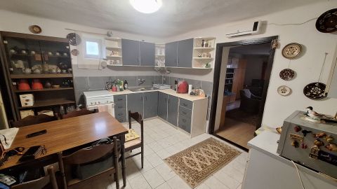 Eladó Ház 8144 Sárkeszi , Csendes utcában