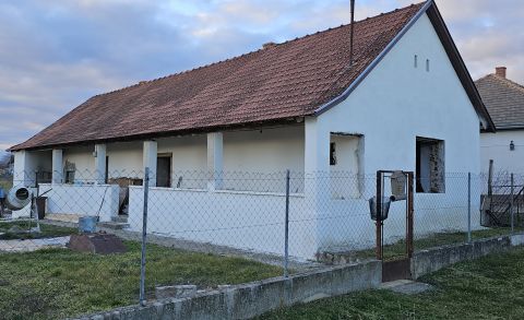 Eladó Ház 8135 Dég 