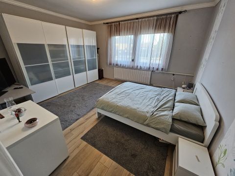 Eladó Ház 6065 Lakitelek , Központ