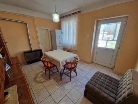 Eladó Ház 6500 Baja Kórházhoz közel, csendes helyen