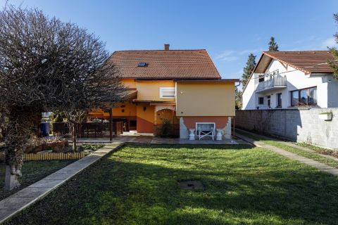 Eladó Ház 9200 Mosonmagyaróvár , Dohy János utca és Béke utca közelében