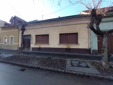Eladó Ház 2600 Vác Posta park