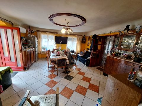 Eladó Ház 6500 Baja , Belváros peremén